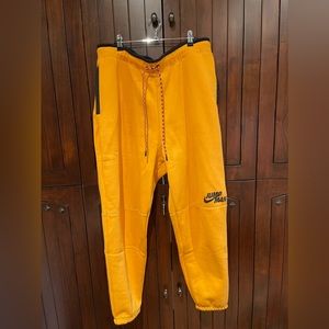 New Nike nugget pants